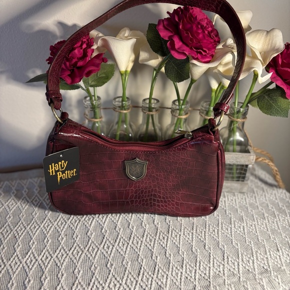 Bioworld Harry Potter Gryffindor Croco Handbag With Metal Badge. Wine color. - Picture 1 of 11